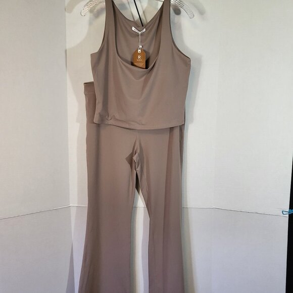 ReoRia Other - Reoria 2 Piece Loungewear Set Square Neck Flare Leg Size XL Tan NEW